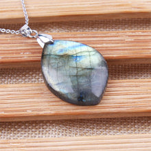 Charger l'image dans la galerie, Collier de protection et labradorite