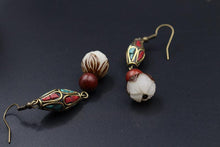 Charger l'image dans la galerie, Boucles d'oreille ethniques en zinc