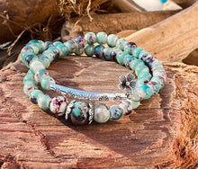 Charger l'image dans la galerie, Bracelet perles de fleurs