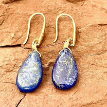 Charger l&#39;image dans la galerie, Boucle d&#39;oreille en lapis lazuli
