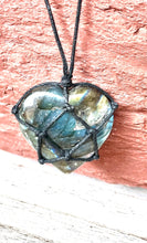 Charger l&#39;image dans la galerie, Collier amour en labradorite

