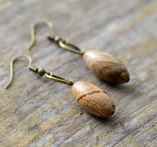 Charger l&#39;image dans la galerie, Boucle d&#39;oreille olive en jaspe
