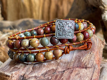 Charger l&#39;image dans la galerie, Bracelet wrap en jaspe et cuir
